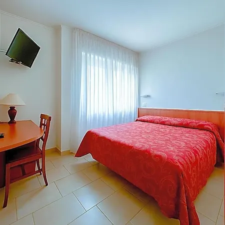 E La Solaria Con Parcheggio Gratuito A 450 Mt Dalla Nuova Basilica Di Padre Pio Hotel 3*